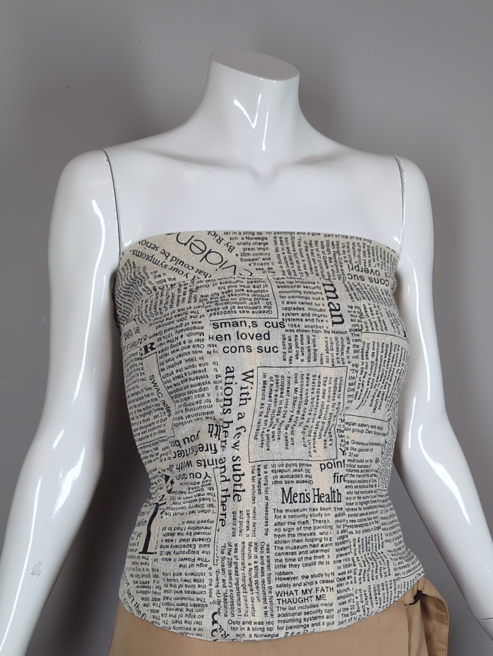 Dibo Bodi Text Print Strapless Newspaper-Style Tube Top - Beige/Black Corset - Picture 2 of 8